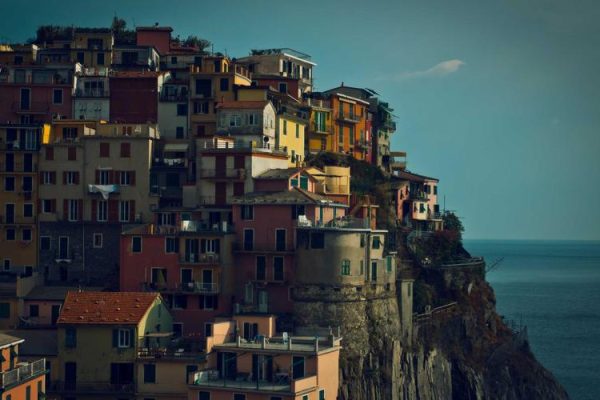 Relationships suffer when social media takes over – Rolling Out